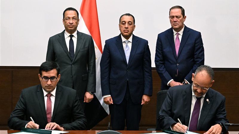 جانب من مراسم التوقيع