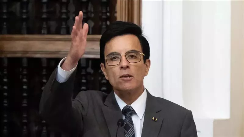 وزير الخارجية البيروفي