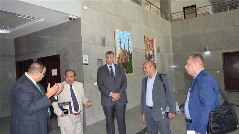 لجنة من «الجامعات