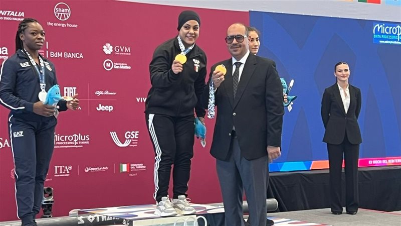 ياسر إدريس مع سارة