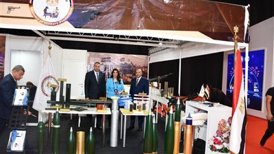 جمبلاط يستقبل ممثلي عدد من الشركات بجناح الإنتاج الحربي بمعرض الدفاع الأول بالبوسنة والهرسك