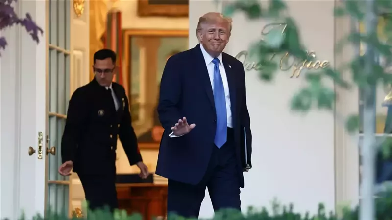 الرئيس الأمريكي دونالد