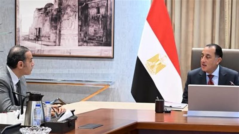 رئيس الوزراء خلال