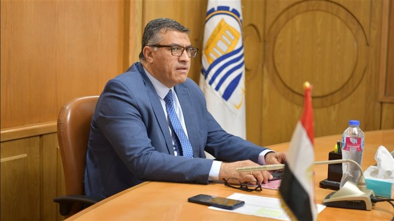 اجتماع محافظ قنا،