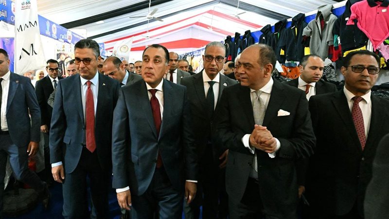 خلال افتتاح معرض