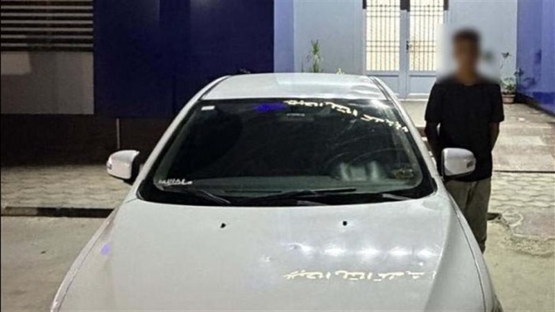 طالب يهرب من محطة