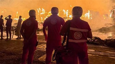 الهلال الأحمر يتحرك لمساندة المصابين في حريق مصنع كرتون بالعبور  