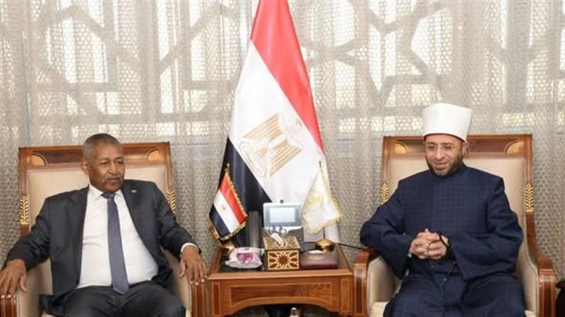 وزير الأوقاف والسفير
