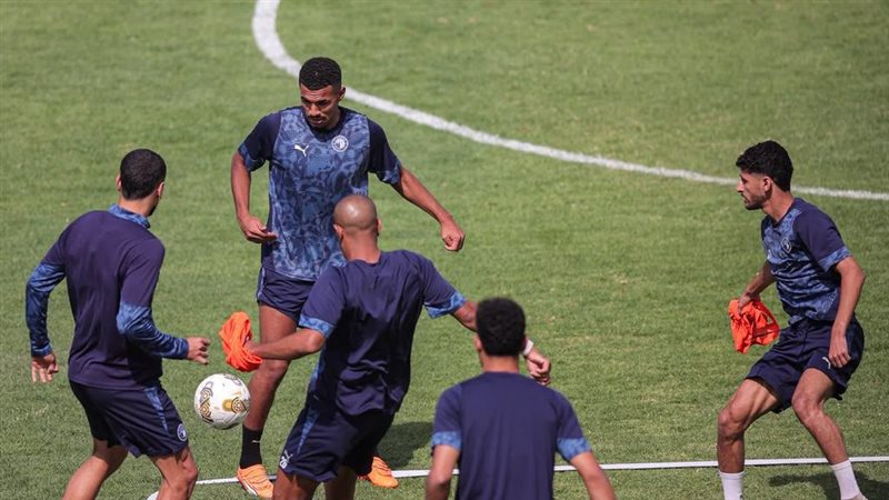 مران بيراميدز، فيتو