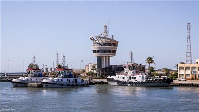 حركة الملاحة بميناء دمياط.. استقبال ومغادرة 26 سفينة وتداول 87 ألف طن بضائع