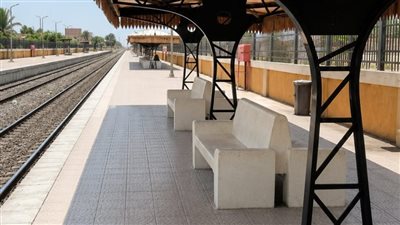 السكة الحديد توضح خطة استبدال وتطوير مقاعد انتظار الركاب بالمحطات 