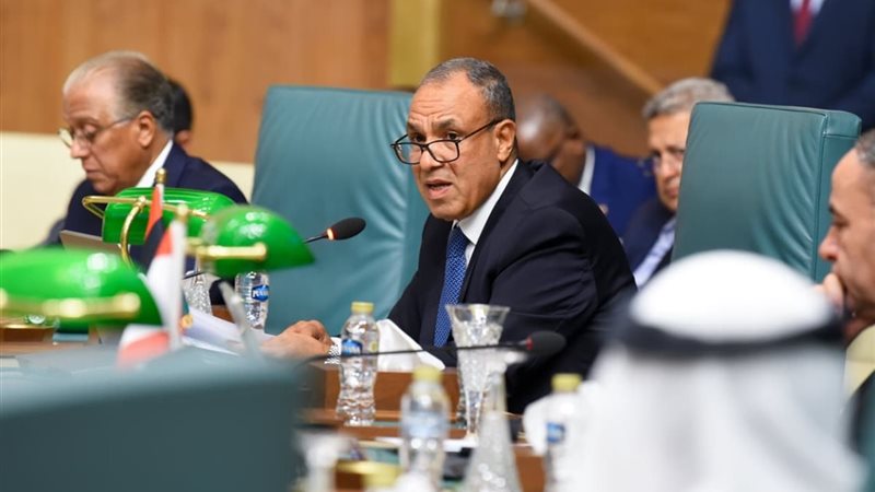 الدكتور بدر عبد العاطى