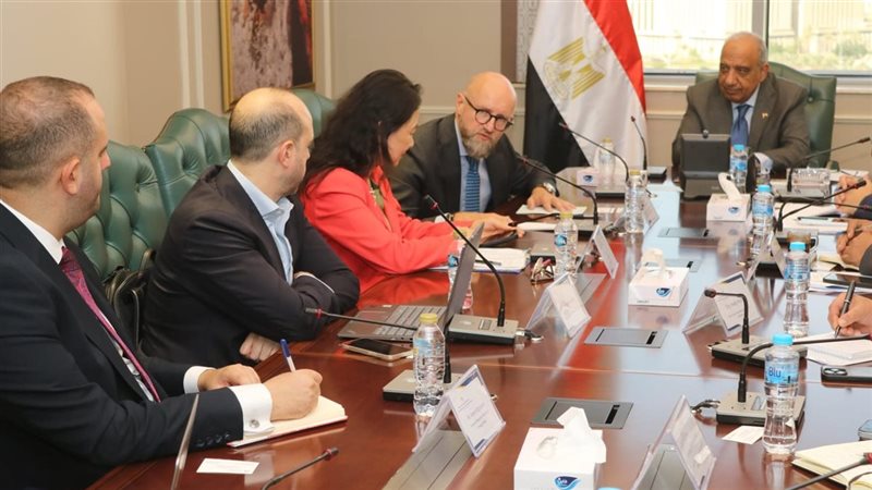 لقاء وزير الكهرباء