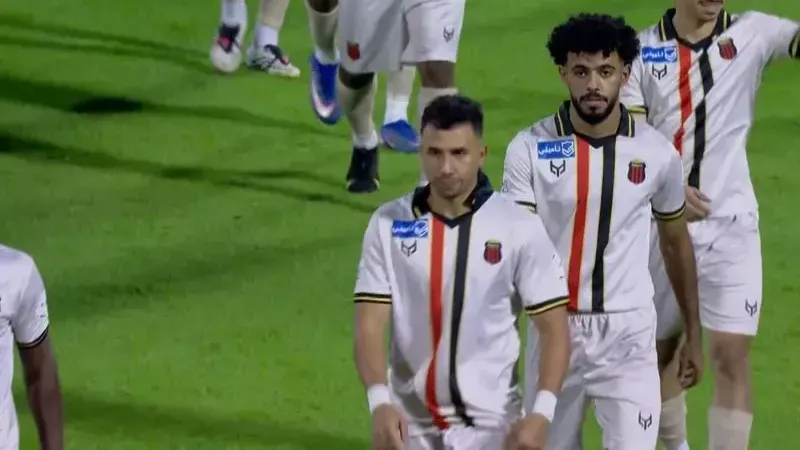 تريزيجيه يغادر مباراة