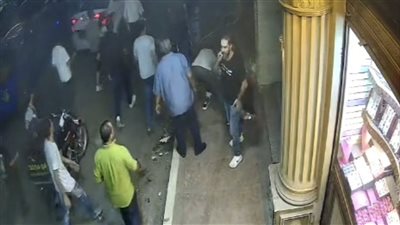 الطفل قاد سيارة والده بسرعة جنونية، لحظة دهس 4 أشخاص في الغربية (فيديو)   