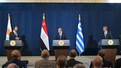  10 صور ترصد تفاصيل يوم مصري قبرصي يوناني بمدينة العلمين  