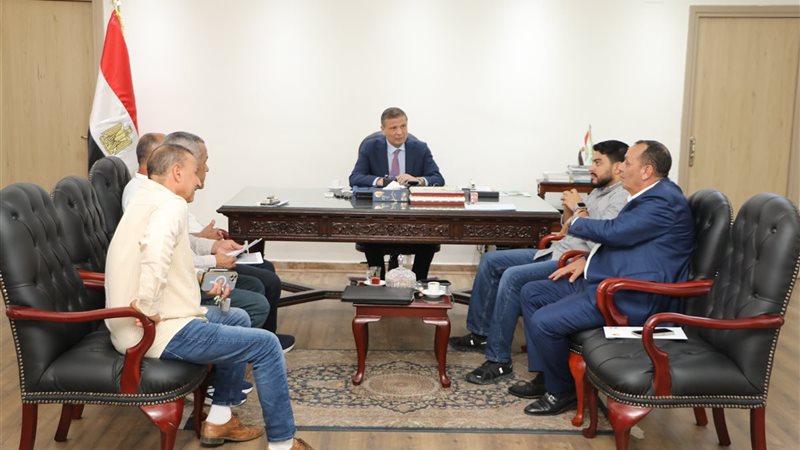 وزير الزراعة وعدد