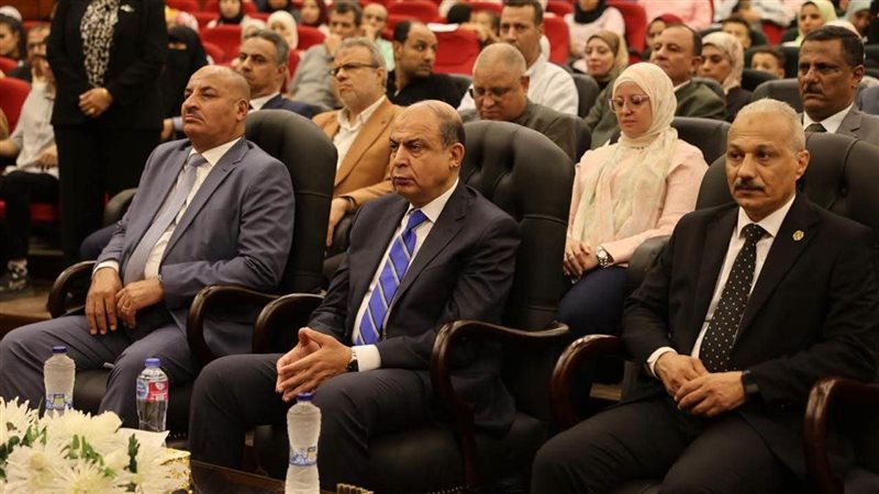 محافظ المنيا يكرم