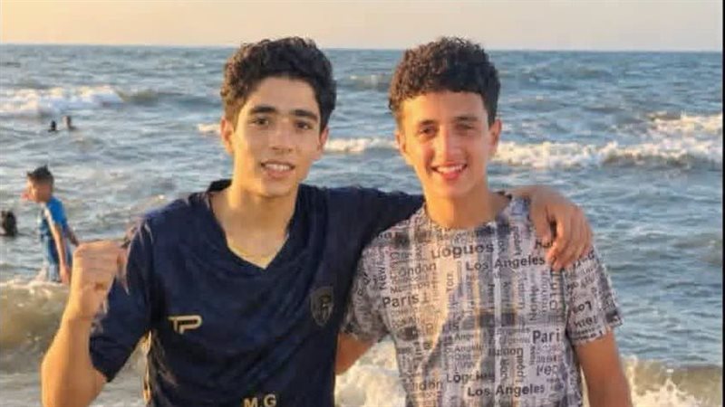 اللاعبان، فيتو