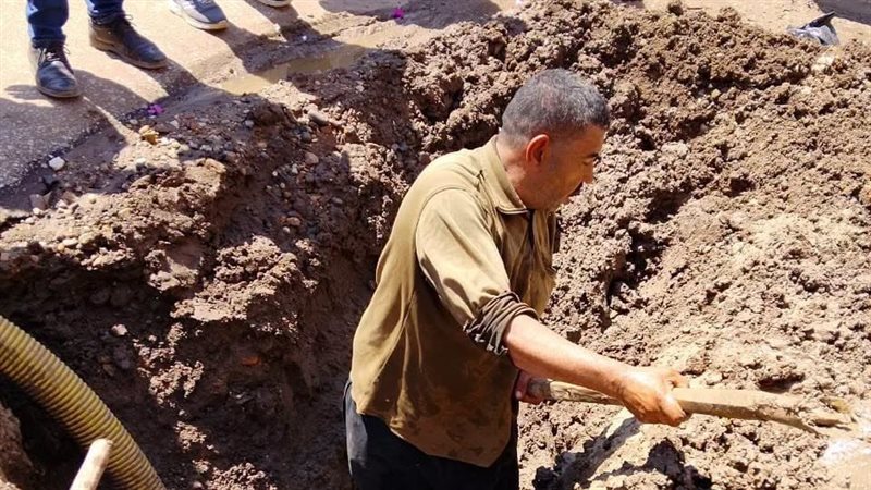 إصلاح خط المياه المغذي