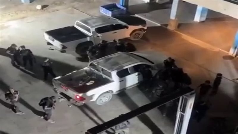 اشتباكات بين مقاومين