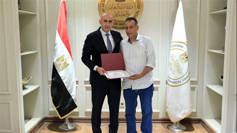 مدير مدرسة برقطا