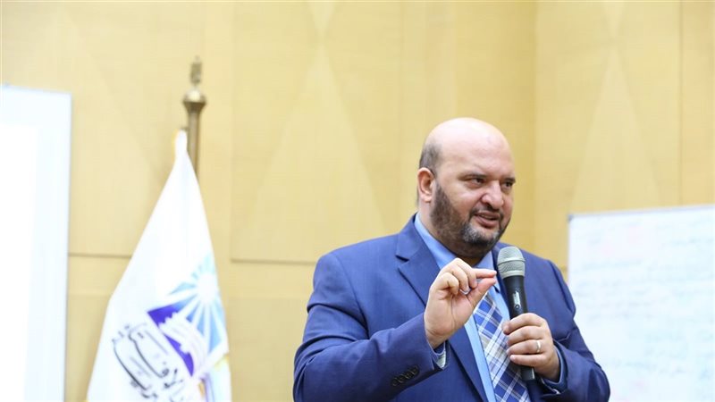 الدكتور إبراهيم نجم،