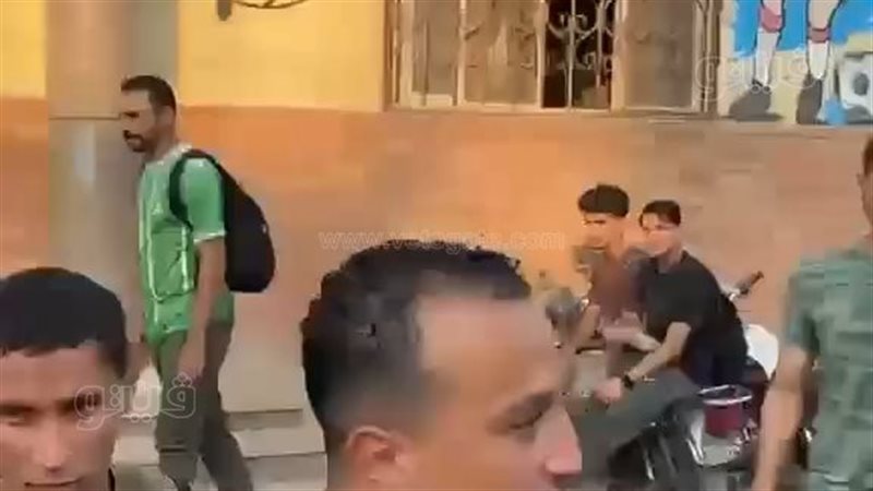 تجمهر لاعبي مركز