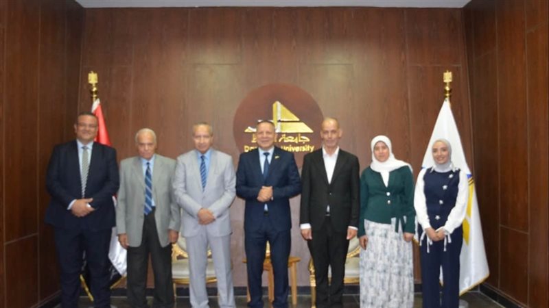 رئيس جامعة دمياط