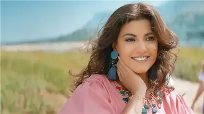 ياسمين علي تحضر مفاجأة لجمهورها في حفل لوس أنجلوس.. وتقدم 