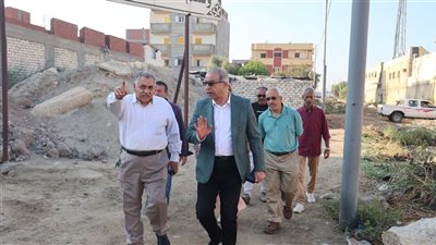 رئيس شركة الصرف الصحي بالإسكندرية يتابع ميدانيًا موقف المياه خلف إحدى الشركات