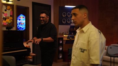 انتهاء أزمة عمرو مصطفى وحمو المرشدي بشأن أغنية طب بحبك (تفاصيل) 