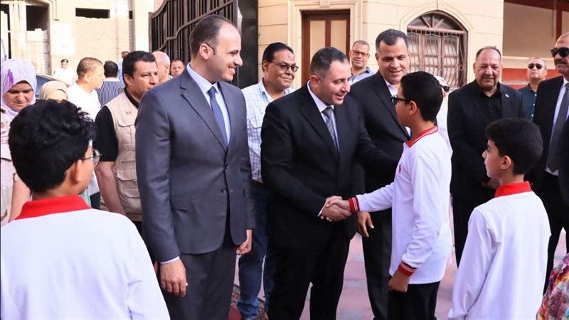 جولة ميدانية لمحافظ
