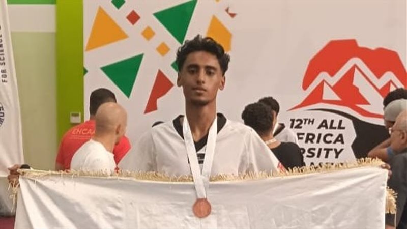 طالب جامعة بنها،
