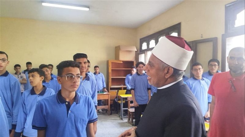 رئيس قطاع المعاهد