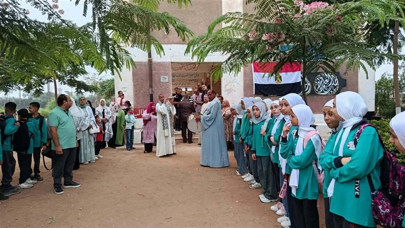 احتفال بمدير مدرسة