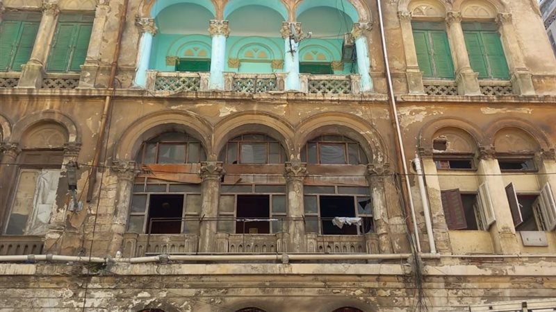 حريق مخزن بمحطة الرمل