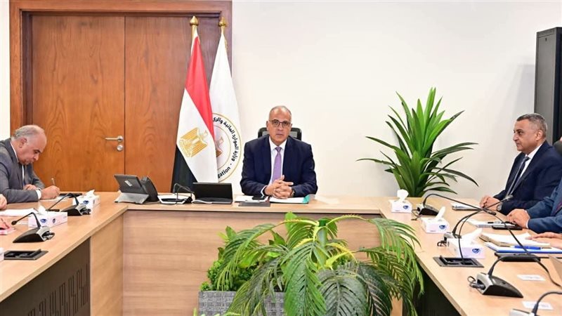 اجتماع وزير الري