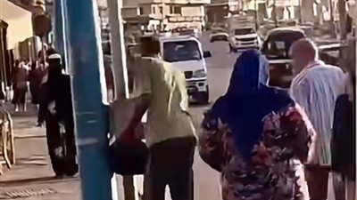 الأمن يفحص واقعة خلع صناديق قمامة من أعمدة الإنارة بالعجمي تمهيدا لسرقتها (فيديو وصور)  