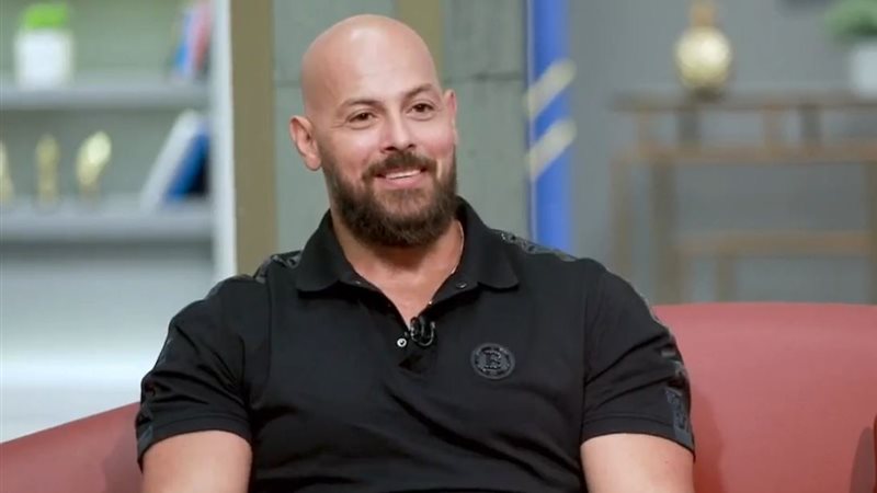 الفنان أحمد تهامي،