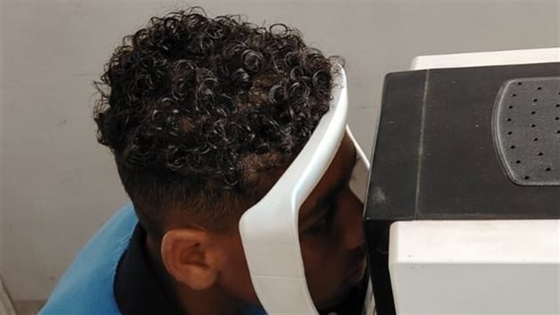 الكشف على 705 مواطنا