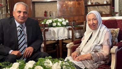 رائدة الفيزياء النووية لطفية النادي في 