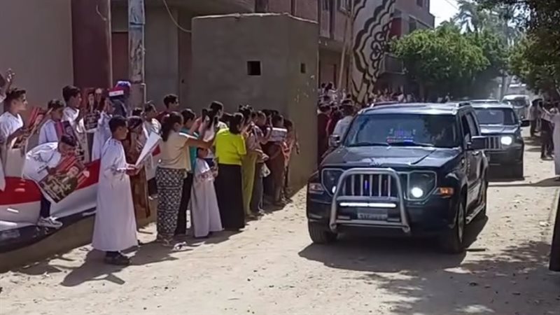 الأطفال يستقبلون