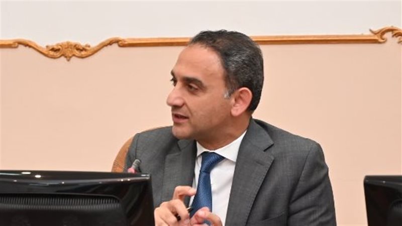 الدكتور عاصم العيسوي