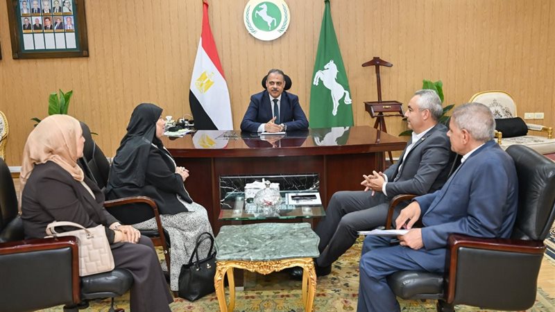  محافظ الشرقية يستقبل