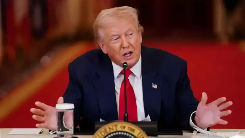  الرئيس دونالد ترامب،