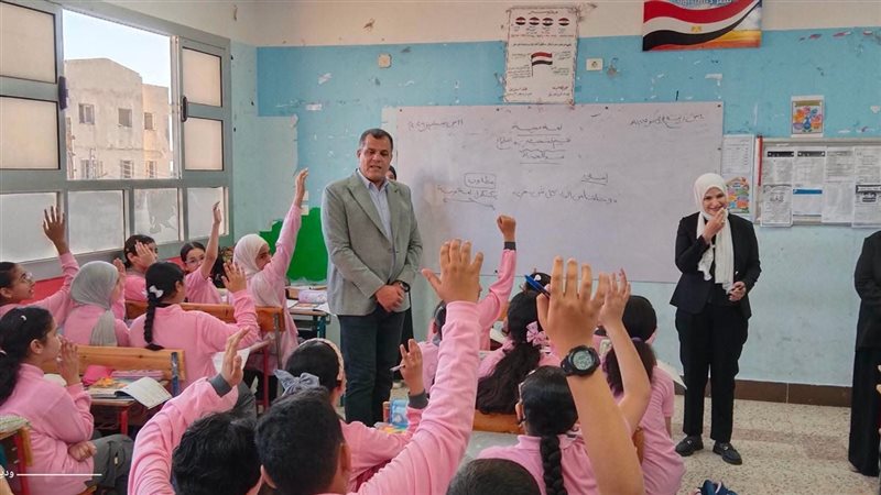 وكيل الوزارة في مدرسة