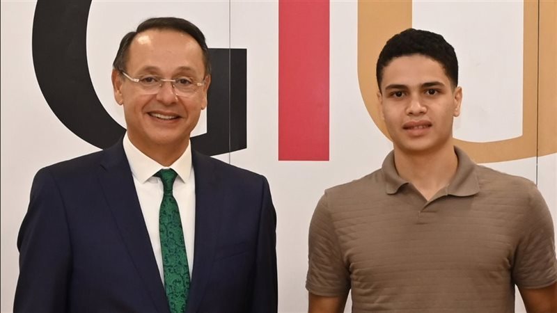 د. أشرف منصور مع