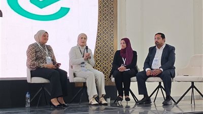 ضغط وسكر ورسم قلب، فحوصات ضمن مبادرة رعاية كبار السن 