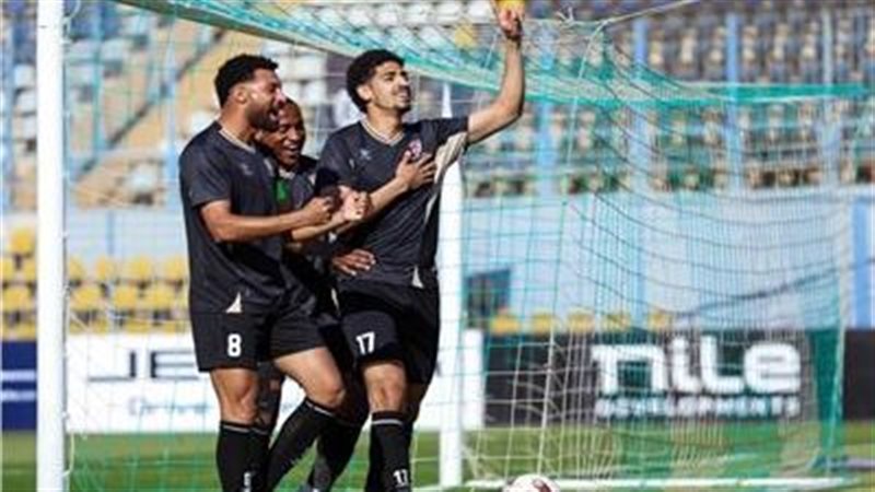 لاعبو بتروجت 